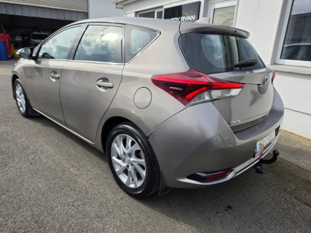 2016 Toyota Auris - thumbnail 6