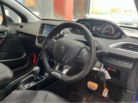 2019 Peugeot 2008 - thumbnail 10