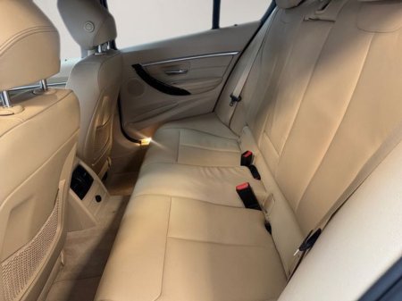 2016 BMW 3 Series - thumbnail 16