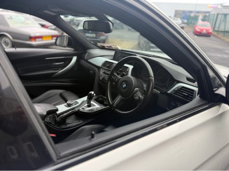 2016 BMW 3 Series - thumbnail 3