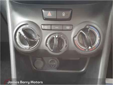 2016 Peugeot 208 - thumbnail 17