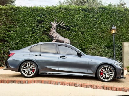 2021 BMW 3 Series - view 3