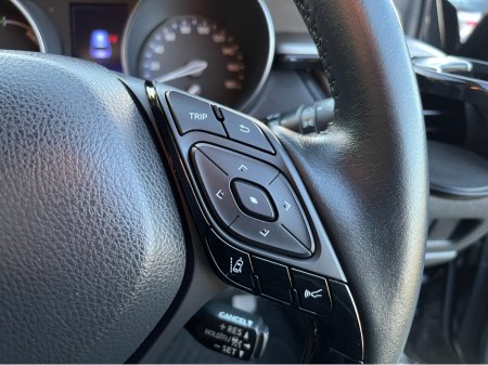 2020 Toyota C-HR SOL AUTOMATIC HYBRID 1.8 PETROL //LOW MILES//HIGH SPEC//HALF LEATHER SEATS//KEYLESS ENTRY//360 PARKING CAMERAS//ADAPTIVE CRUISE CONTROL// €22,950 thumbnail