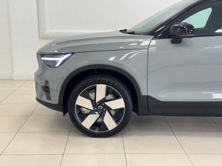 2026 Volvo EX40 - view 4