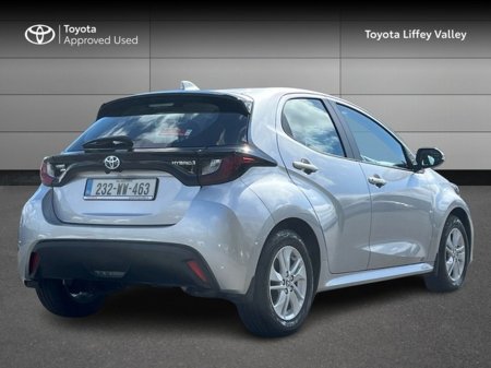 2023 Toyota Yaris - thumbnail 2