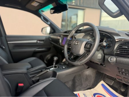 2026 Toyota Hilux - thumbnail 7