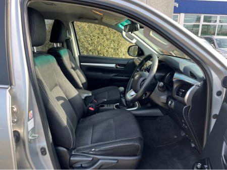 2017 Toyota Hilux - thumbnail 10