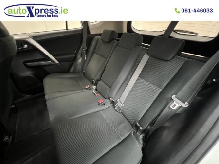 2017 Toyota Rav4 - photo 4