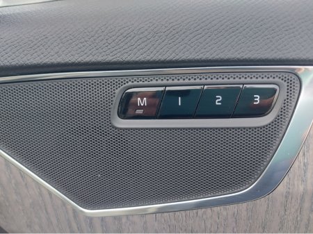 2023 Volvo XC90 T8 PHEV CORE AWD 5DR AUTO €67,950 thumbnail