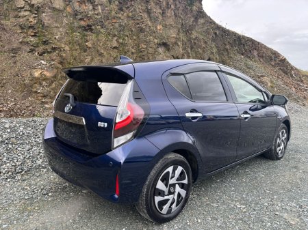 2020 Toyota Aqua Hybrid Luxury €13,950 thumbnail