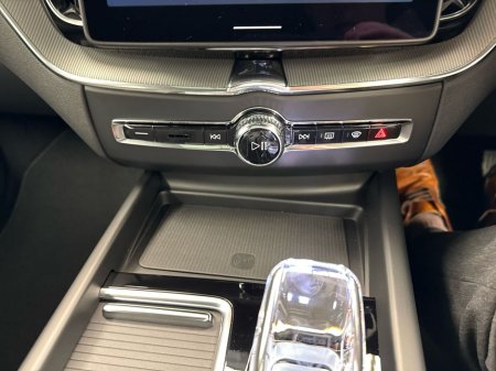 2026 Volvo XC60 - thumbnail 17