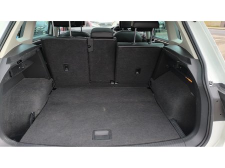 2017 Volkswagen Tiguan - thumbnail 12