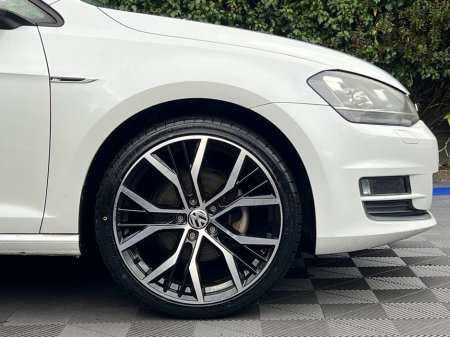 2015 Volkswagen Golf R-LINE PACK 1.2 TSI // FULL SERVICE HISTORY // REVERSE CAMERA // ADAPTIVE CRUISE CONTROL €14,750 thumbnail