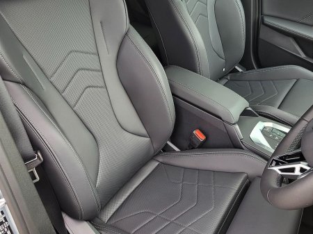 2026 BMW 1 Series - view 4