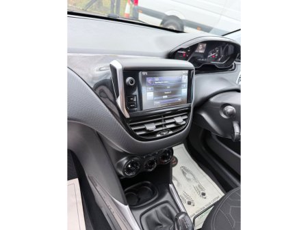 2017 Peugeot 2008 - thumbnail 14