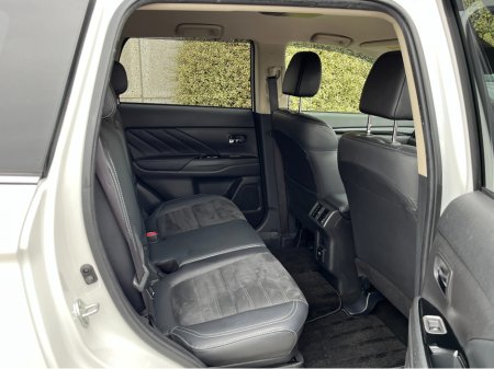 2018 Mitsubishi Outlander - thumbnail 10