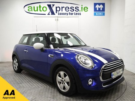 2020 MINI Cooper 1.5 Automatic, Reversing camera