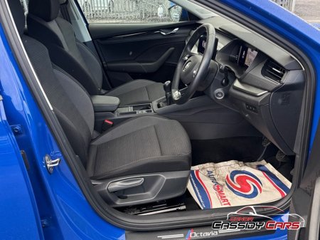 2023 Skoda Octavia SE TECHNOLOGY TDI €26,950 thumbnail