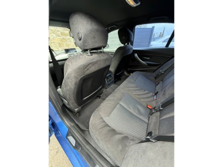 2013 BMW 3 Series - thumbnail 16