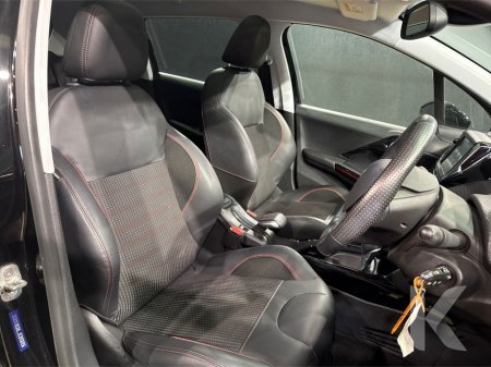 2016 Peugeot 2008 - thumbnail 14