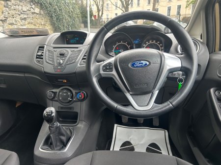 2013 Ford Fiesta - thumbnail 13