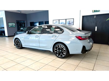 2025 BMW 3 Series - thumbnail 5