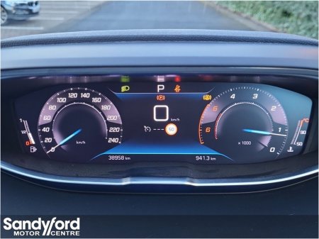 2022 Peugeot 5008 1.5 HDi AUTO ALLURE*HEATED SEATS*LOW MILES*F.S.H. €36,950 thumbnail