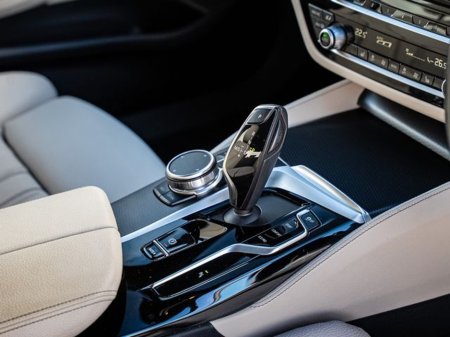 2023 BMW 5 Series - thumbnail 8