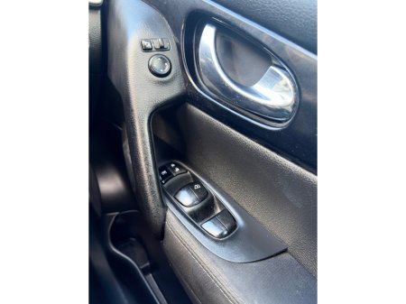 2015 Nissan Qashqai - thumbnail 11