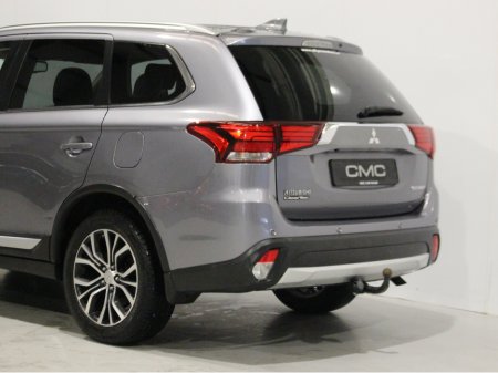 2017 Mitsubishi Outlander OUTL 4WD 6MT 4DR 7S 17MY 7 SEATS €16,950 thumbnail