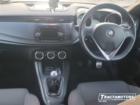 2016 Alfa Romeo Giulietta 1.6 JTD 120HP SUPER SPORT 4DR €10,999 thumbnail