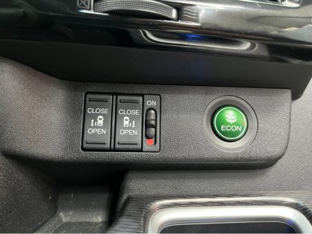 2018 Honda Stepwagon - thumbnail 10