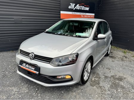 2015 Volkswagen Polo - view 3