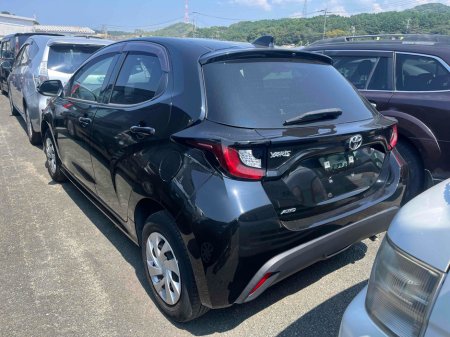 2021 Toyota Yaris - thumbnail 3