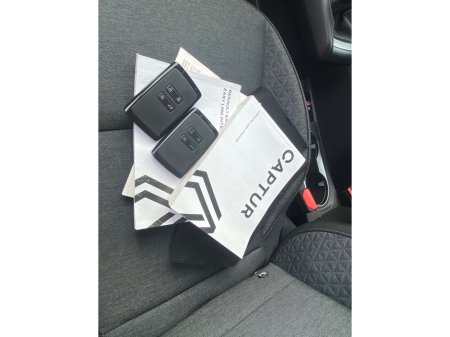 2022 Renault Captur - thumbnail 17