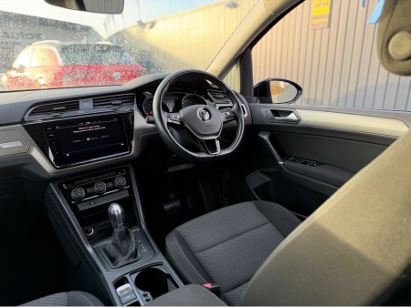 2018 Volkswagen Touran CL - 2.0L DIESEL - AUTO - 7 SEATS - 12M WARRANTY - CAR: €19,950 thumbnail