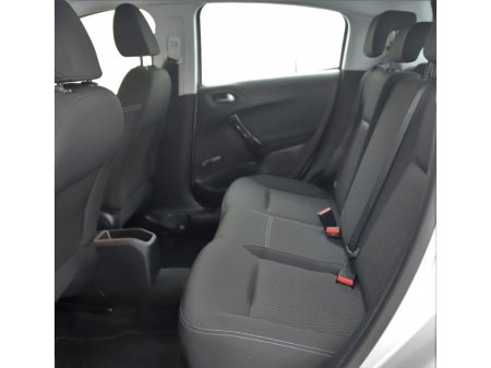 2015 Peugeot 208 - thumbnail 16