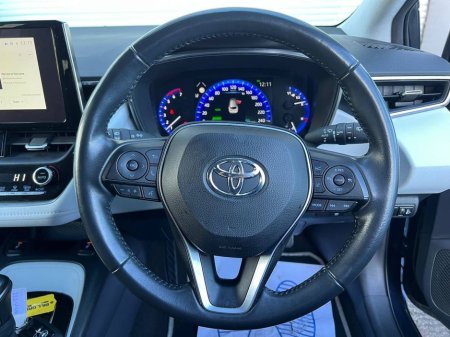 2022 Toyota Corolla SOL TOURING 1.8 HYBRID // FULL SERVICE HISTORY // ADAPTIVE CRUISE CONTROL // DIGITAL CLUSTER €24,750 thumbnail