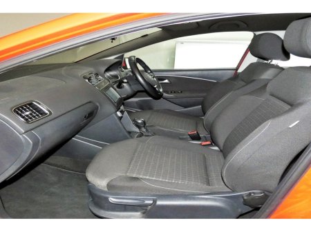 2015 Volkswagen Polo - thumbnail 15