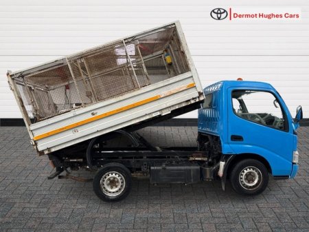 2011 Toyota Dyna - thumbnail 3