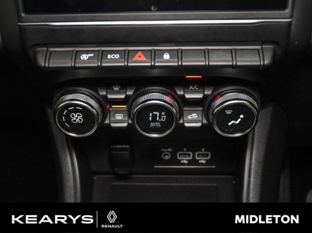 2020 Renault Captur TCe 100 Iconic. Low Kms €16,990 thumbnail