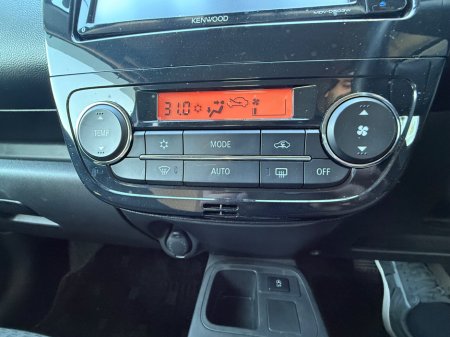 2016 Mitsubishi Mirage - thumbnail 13