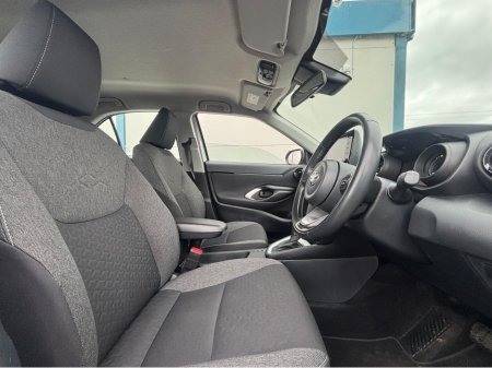 2023 Toyota Yaris - thumbnail 7