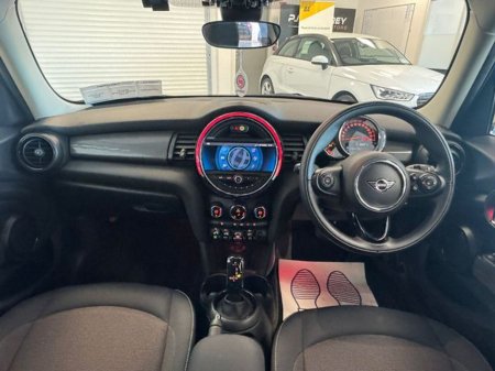 2020 MINI Cooper  €19,995 thumbnail