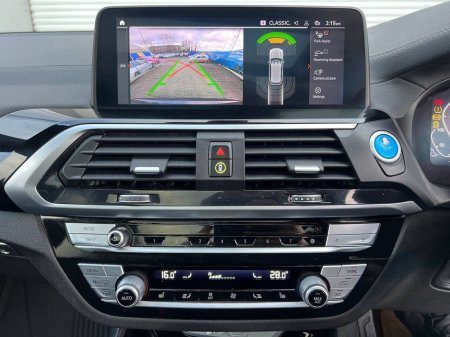 2022 BMW iX3 IX3 // OPENING PAN ROOF // LEATHER HEATED SEATS // DIGITAL CLUSTER // APPLE CARPLAY/ANDROID AUTO €25,900 thumbnail