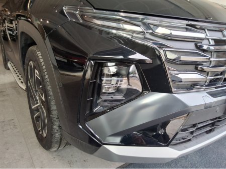 2025 Hyundai Tucson PLATINUM PHEV  - Only 4,000 Km - Top Spec - Side Steps - €46,950 thumbnail