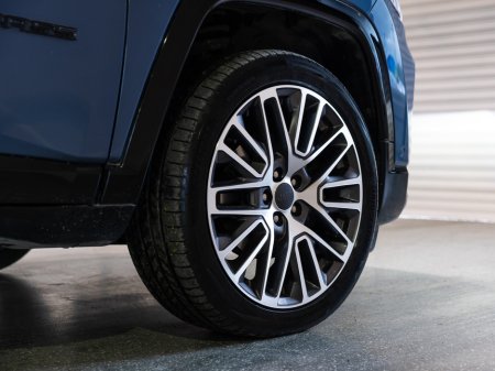 2025 Jeep Compass - thumbnail 11