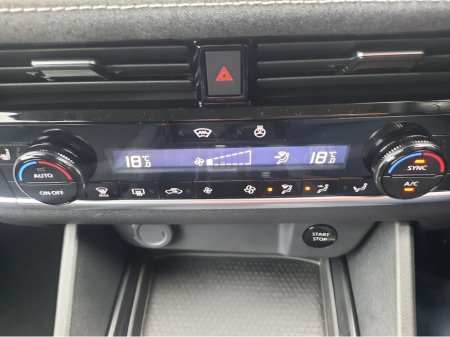 2026 Nissan Qashqai E-POWER SV + WARM PACK thumbnail