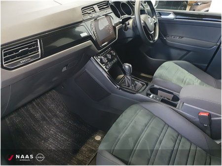 2021 Volkswagen Touran HIGHLINE 1.4 TSI (212) €30,945 thumbnail