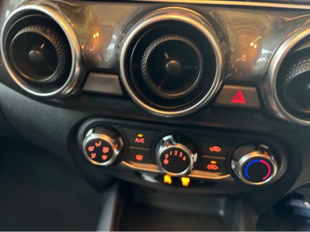 2021 Nissan Juke - thumbnail 9